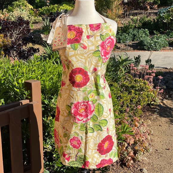 Michele Design Works Other - Floral Cotton Apron, Damask Rose Pattern